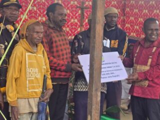 Bupati Deiyai Melkianus Mote Hadiri Misa Syukur 72 Tahun Misi Gereja Katolik di Debei